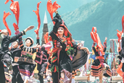 A SPECTACULAR SAPA