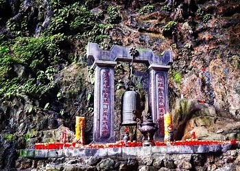 Perfume Pagoda – One Day Retreat