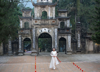Perfume Pagoda – One Day Retreat